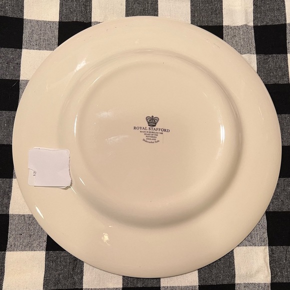 NWT ROYAL STAFFORD HALLOWEEN PLATE. - Picture 3 of 6